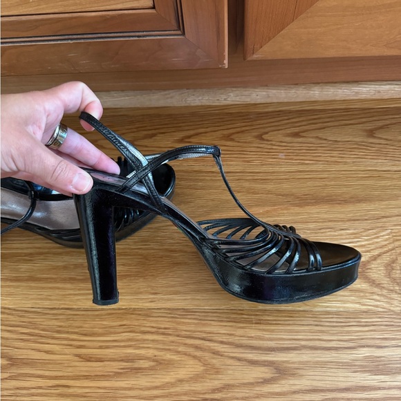 Free Lance Paris Pumps - Picture 4 of 8